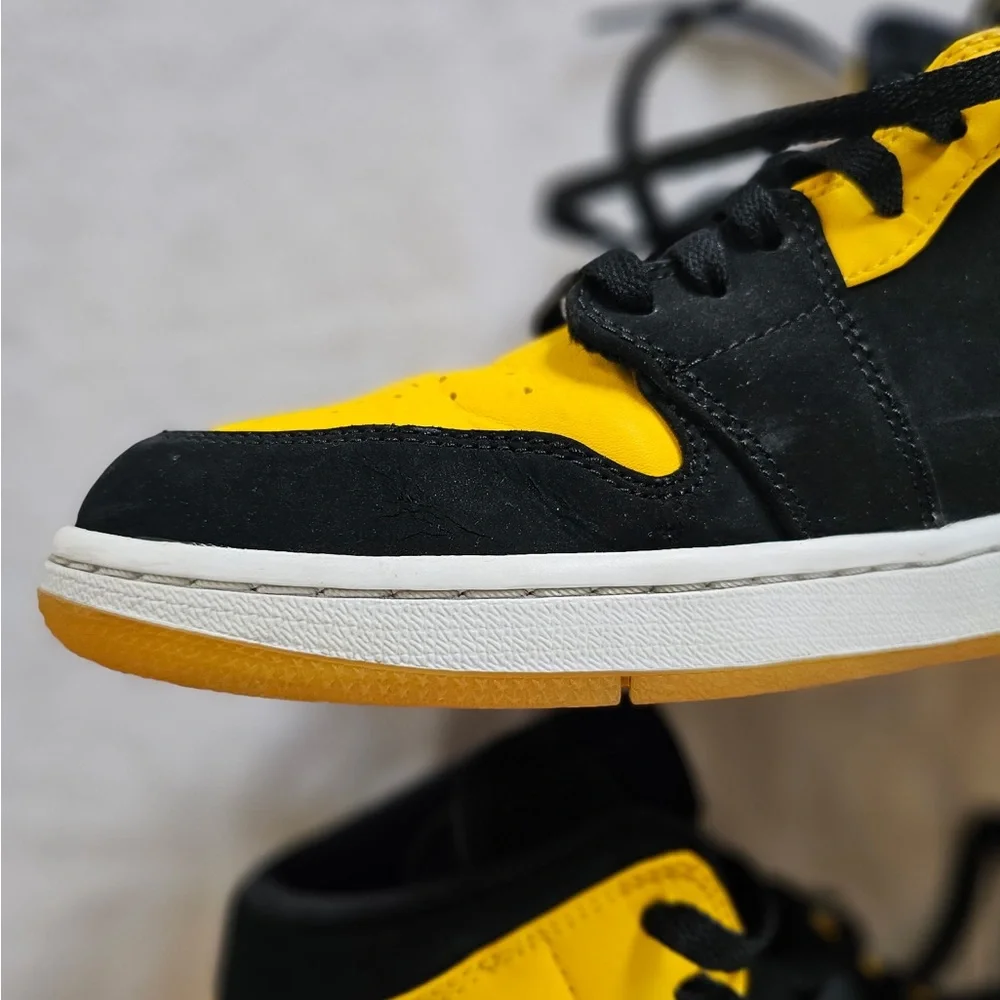 Jordan Black and Yellow Label Athletic Shoes - Picture 13 of 15